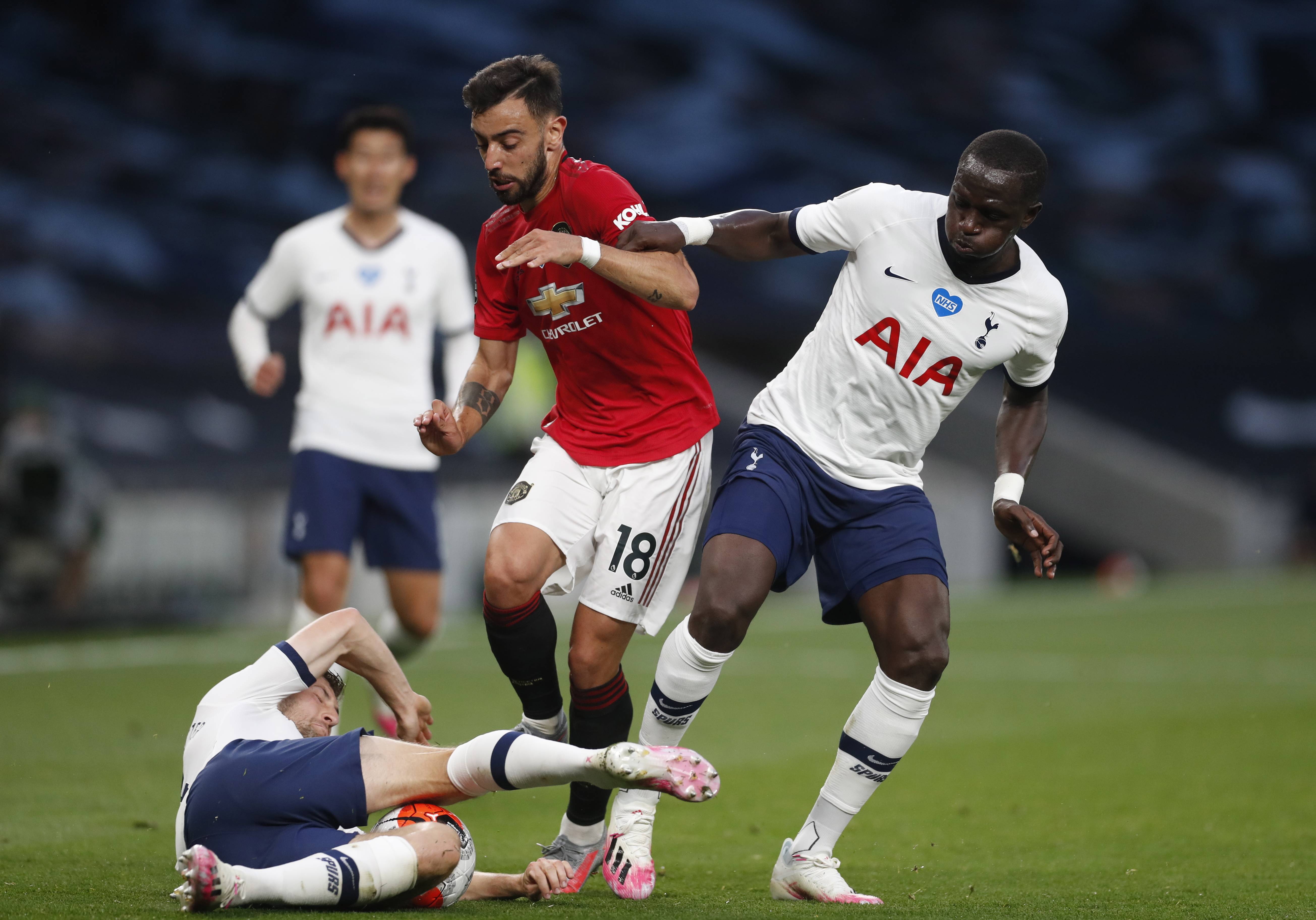 名记：贝尔塔支持引进哲凯赖什；罗德里戈转会阿森纳会比较贵.